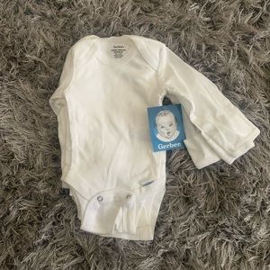 Gerber Newborn Onesies 6 Pack White Long Sleeve Baby Bodysuits NWT Brand New